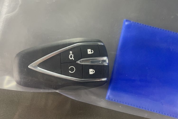 Used CHANGAN OSHAN X7 PLUS 2022 1.5T Blue Whale Edition Automatic Luxury Trim Vehicle Key