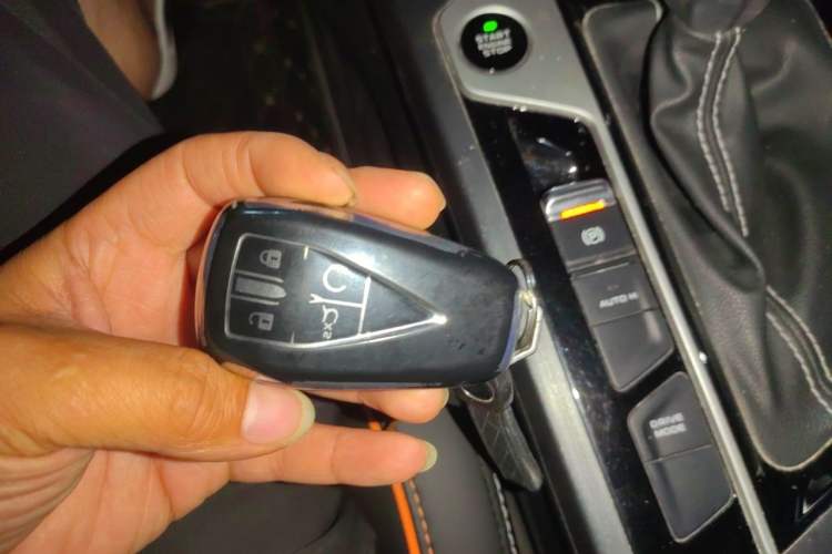 Used CHANGAN OSHAN X7 PLUS 2022 1.5T Blue Whale Edition Automatic Prestige Version Vehicle Key