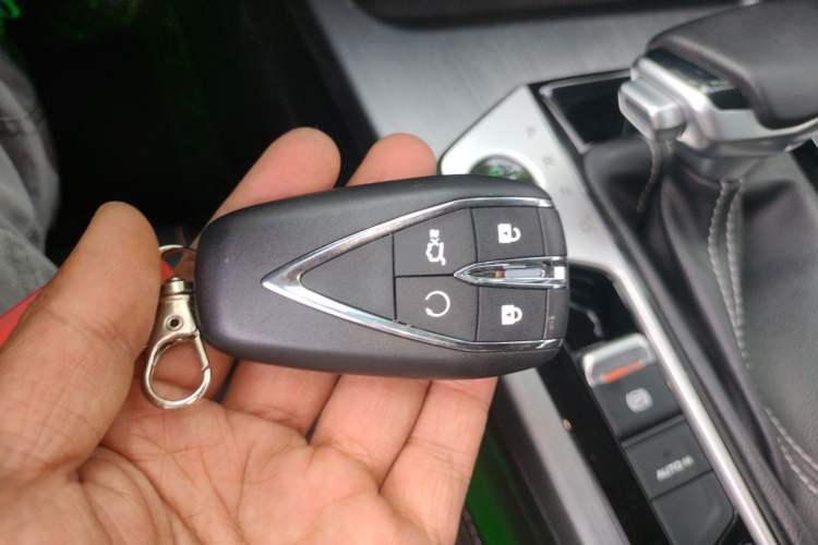 Used CHANGAN OSHAN X7 PLUS 2022 1.5T Blue Whale Edition Automatic Prestige Version Vehicle Key