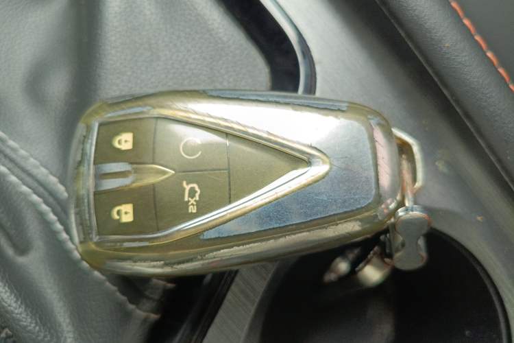 Used CHANGAN OSHAN X7 PLUS 2022 1.5T Blue Whale Edition Automatic Luxury Trim Vehicle Key