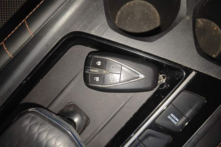 Used CHANGAN OSHAN X7 PLUS 2022 1.5T Blue Whale Edition Automatic Geeker Flagship Model Vehicle Key