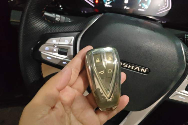 Used CHANGAN OSHAN X7 PLUS 2022 1.5T Blue Whale Edition Automatic Prestige Version Vehicle Key