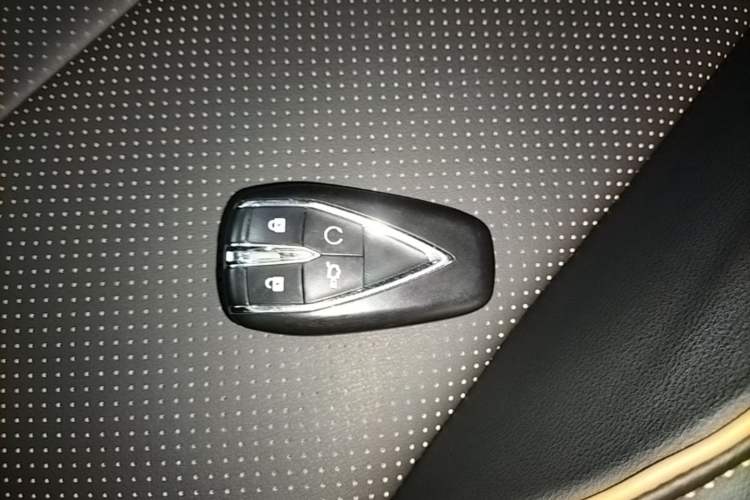 Used CHANGAN OSHAN X7 PLUS 2022 1.5T Blue Whale Edition Automatic ZhiZun Model Vehicle Key