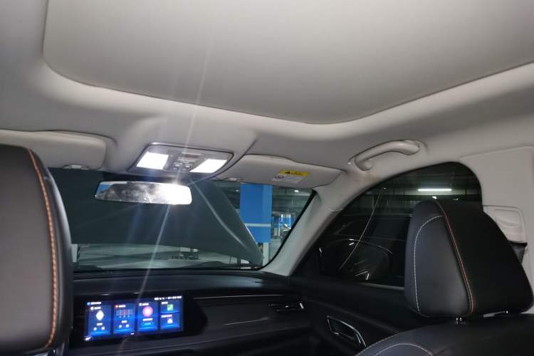 Used CHANGAN OSHAN X7 PLUS 2022 1.5T Blue Whale Edition Automatic Prestige Version Headliner
