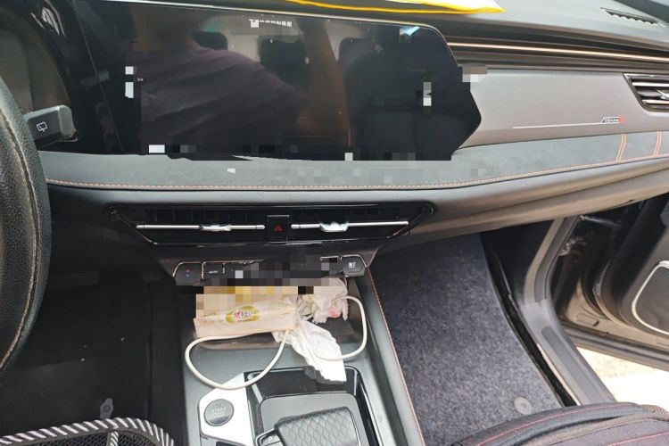 Used CHANGAN OSHAN X7 PLUS 2022 1.5T Blue Whale Edition Automatic ZhiZun Model Audio And AC Panel