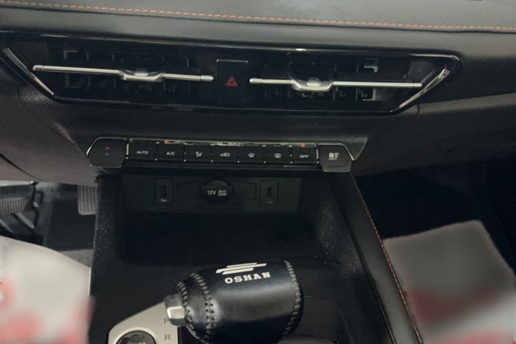 Used CHANGAN OSHAN X7 PLUS 2022 1.5T Blue Whale Edition Automatic Luxury Trim Audio And AC Panel