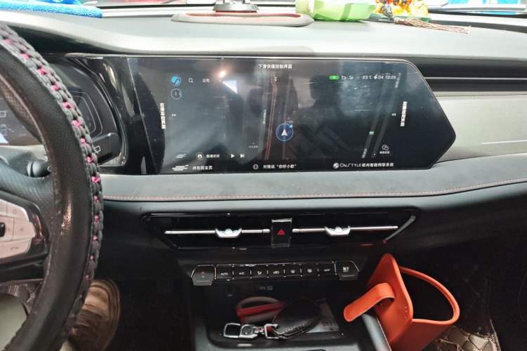 Used CHANGAN OSHAN X7 PLUS 2022 1.5T Blue Whale Edition Automatic ZhiZun Model Audio And AC Panel