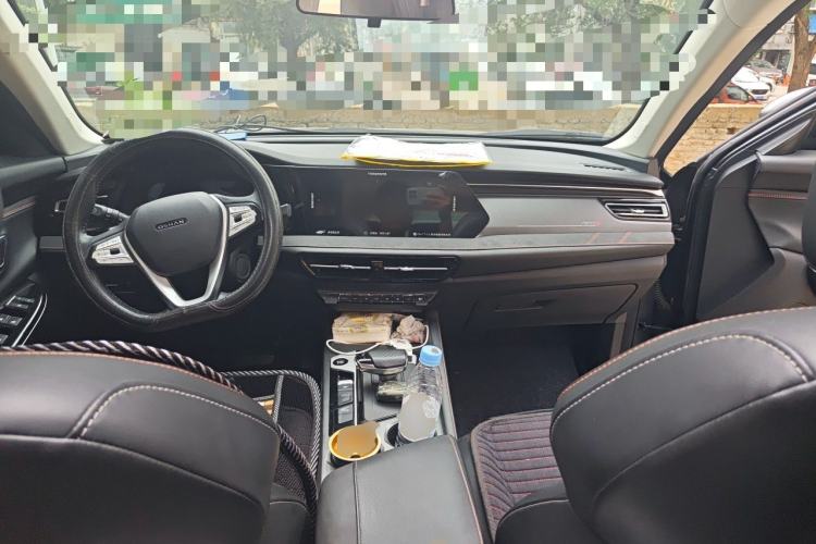Used CHANGAN OSHAN X7 PLUS 2022 1.5T Blue Whale Edition Automatic ZhiZun Model Center Console