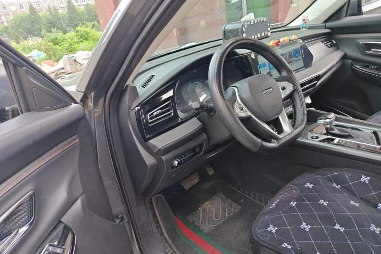 Used CHANGAN OSHAN X7 PLUS 2022 1.5T Blue Whale Edition Automatic Prestige Version Driver Seat