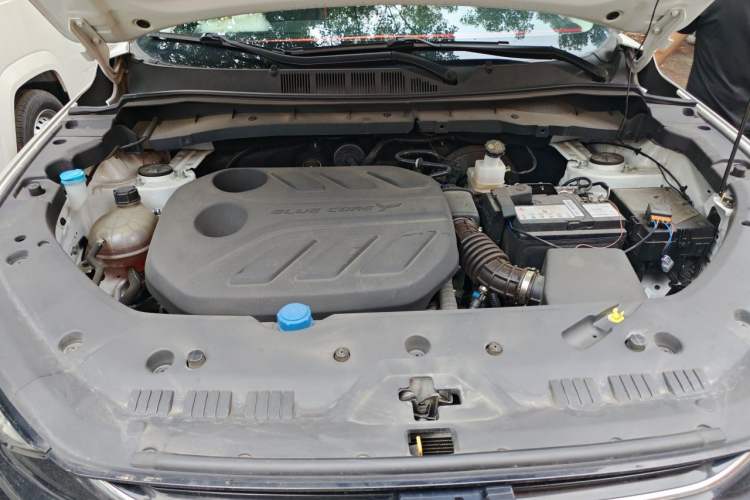 Used CHANGAN OSHAN X7 PLUS 2022 1.5T Blue Whale Edition Automatic Prestige Version Engine Bay