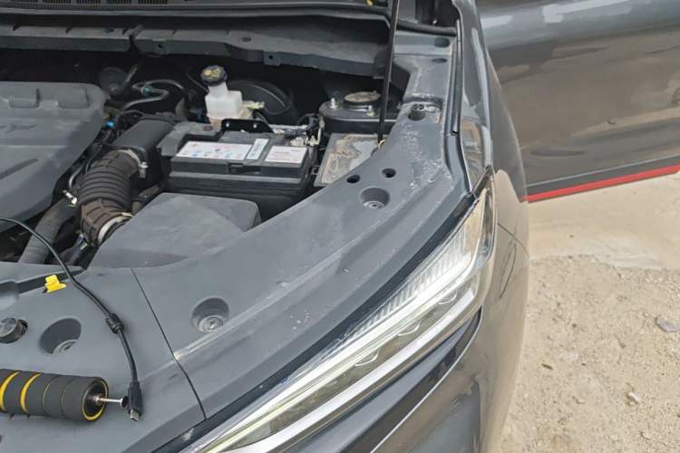 Used CHANGAN OSHAN X7 PLUS 2022 1.5T Blue Whale Edition Automatic ZhiZun Model Engine Bay Left