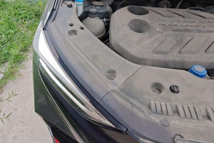 Used CHANGAN OSHAN X7 PLUS 2022 1.5T Blue Whale Edition Automatic Prestige Version Engine Bay Right