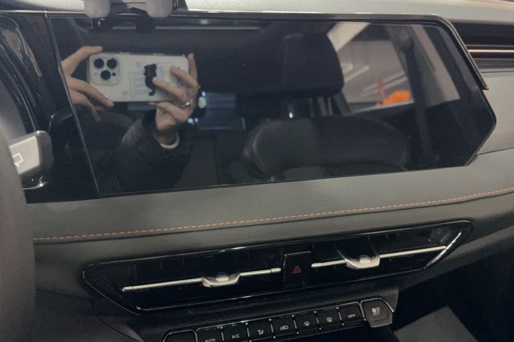 Used CHANGAN OSHAN X7 PLUS 2022 1.5T Blue Whale Edition Automatic Luxury Trim Engine Bay