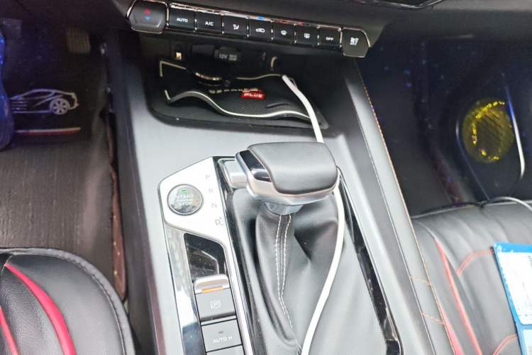 Used CHANGAN OSHAN X7 PLUS 2022 1.5T Blue Whale Edition Automatic Prestige Version Gear Lever