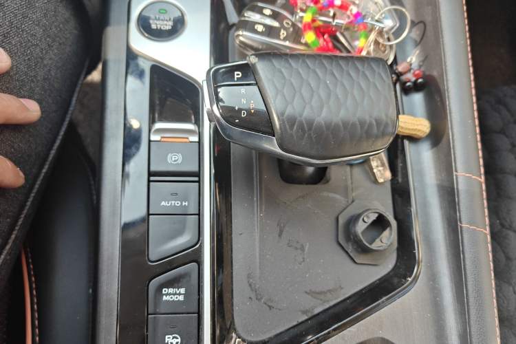 Used CHANGAN OSHAN X7 PLUS 2022 1.5T Blue Whale Edition Automatic Geeker Navigation Model Gear Lever