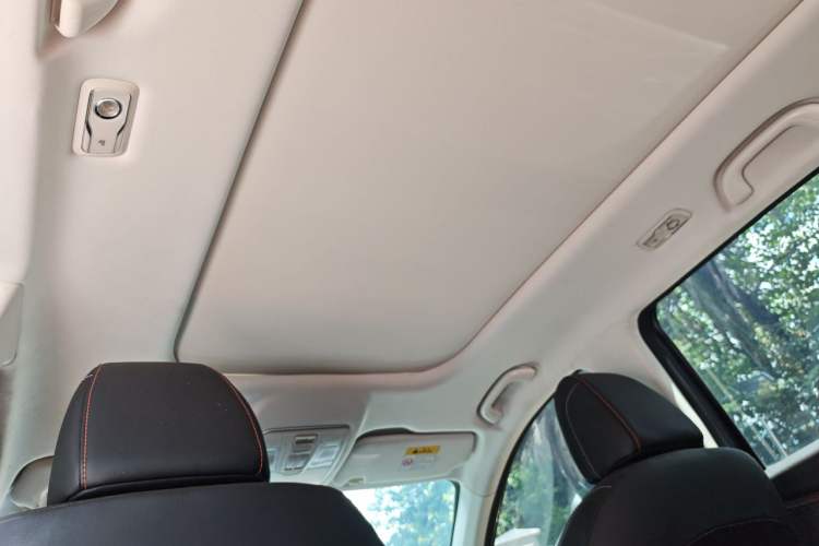 Used CHANGAN OSHAN X7 PLUS 2022 1.5T Blue Whale Edition Automatic ZhiZun Model Headliner