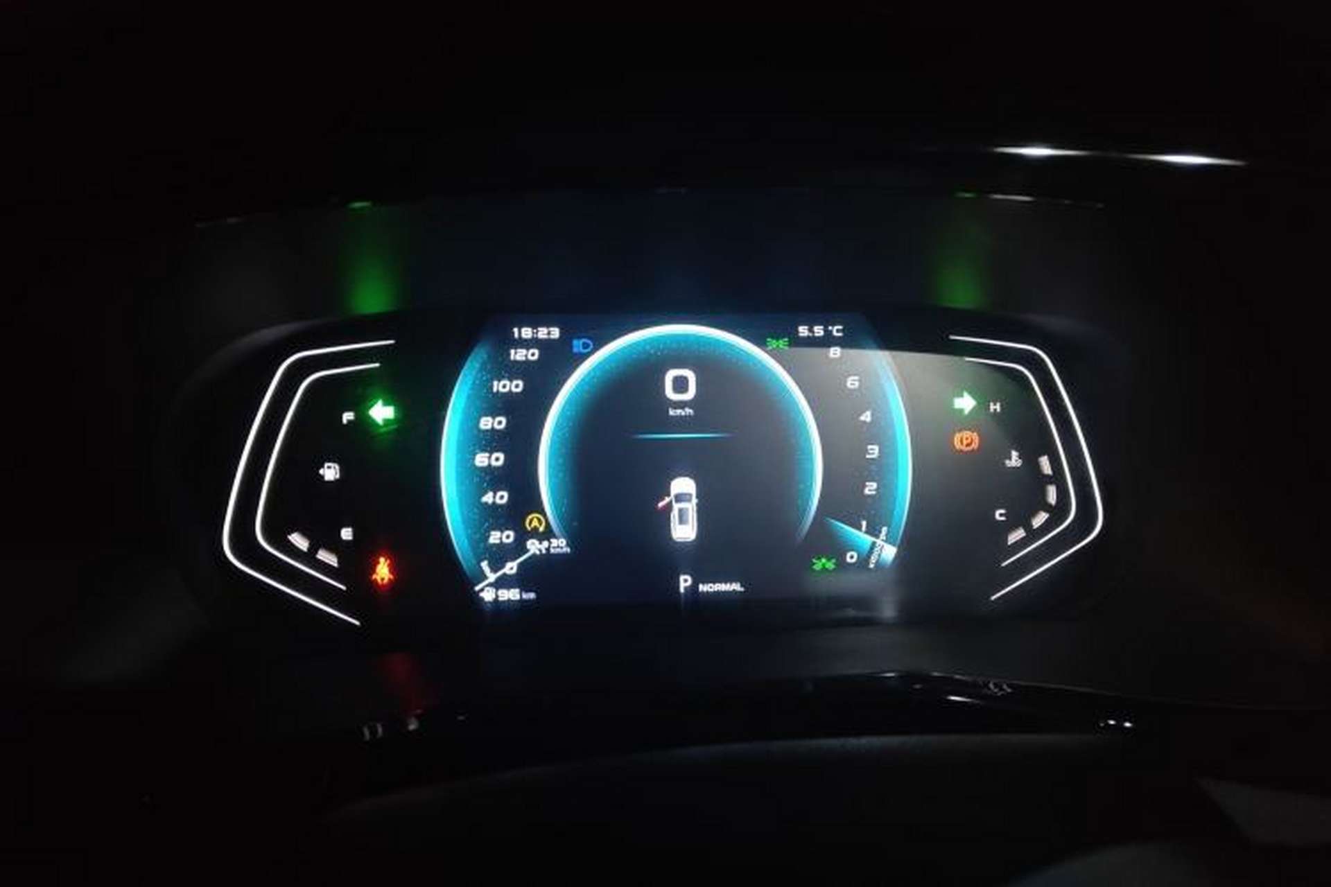 Used CHANGAN OSHAN X7 PLUS 2022 1.5T Blue Whale Edition Automatic ZhiZun Model Instrument Cluster