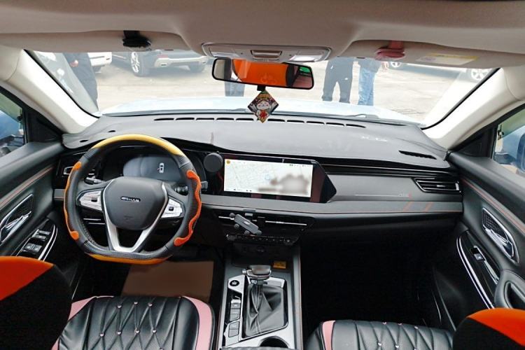 Used CHANGAN OSHAN X7 PLUS 2022 1.5T Blue Whale Edition Automatic Prestige Version Interior 3
