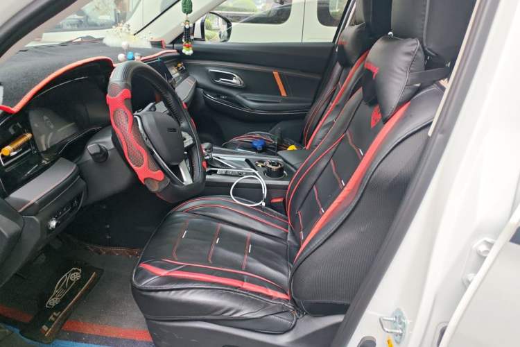 Used CHANGAN OSHAN X7 PLUS 2022 1.5T Blue Whale Edition Automatic Prestige Version Left Front Seat
