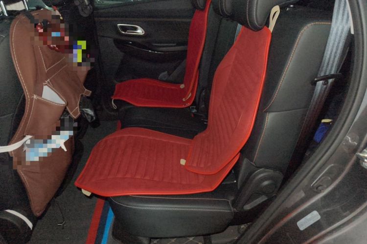 Used CHANGAN OSHAN X7 PLUS 2022 1.5T Blue Whale Edition Automatic Prestige 7-Seater Left Rear Seat