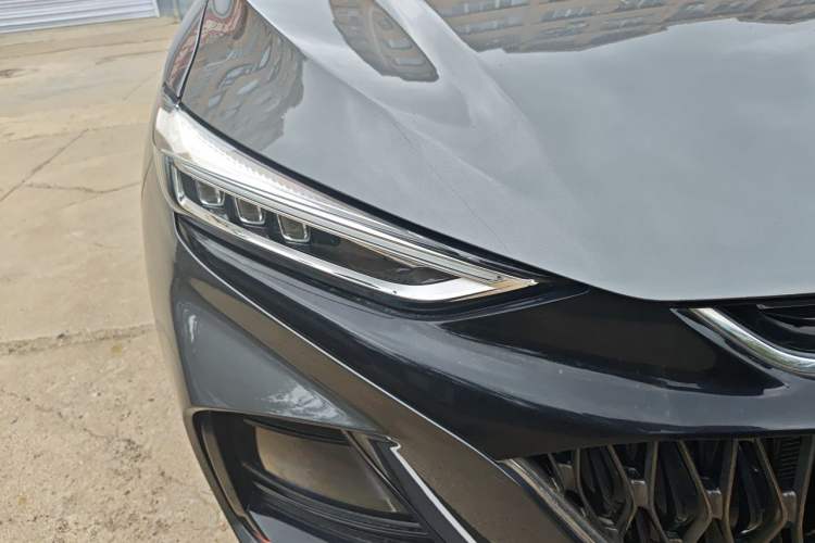Used CHANGAN OSHAN X7 PLUS 2022 1.5T Blue Whale Edition Automatic ZhiZun Model Right Front Headlight