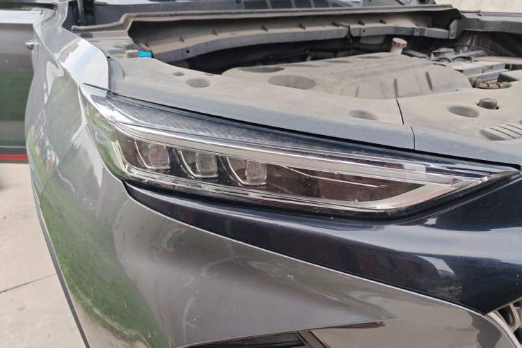 Used CHANGAN OSHAN X7 PLUS 2022 1.5T Blue Whale Edition Automatic Prestige Version Right Front Headlight