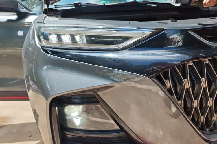 Used CHANGAN OSHAN X7 PLUS 2022 1.5T Blue Whale Edition Automatic ZhiZun Model Right Front Headlight