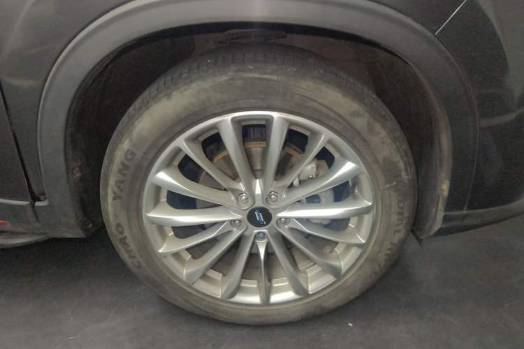 Used CHANGAN OSHAN X7 PLUS 2022 1.5T Blue Whale Edition Automatic Prestige 7-Seater Right Front Wheel Hub