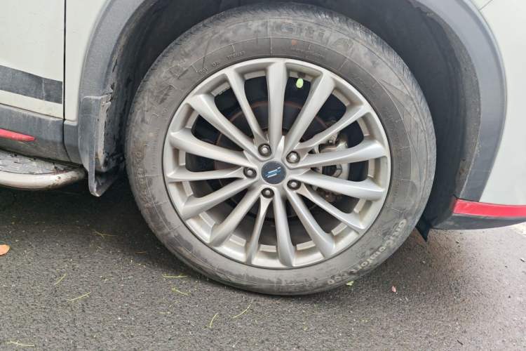 Used CHANGAN OSHAN X7 PLUS 2022 1.5T Blue Whale Edition Automatic Prestige Version Right Front Wheel Hub