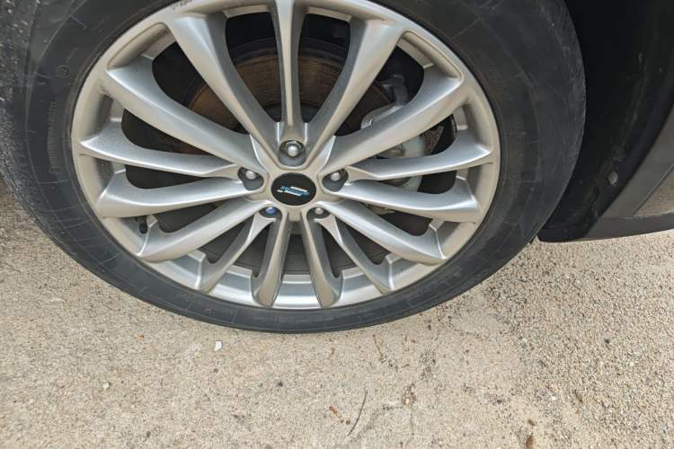 Used CHANGAN OSHAN X7 PLUS 2022 1.5T Blue Whale Edition Automatic ZhiZun Model Right Front Wheel Hub