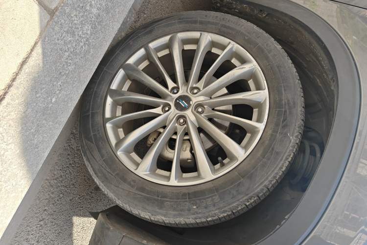 Used CHANGAN OSHAN X7 PLUS 2022 1.5T Blue Whale Edition Automatic Geeker Navigation Model Right Front Wheel Hub