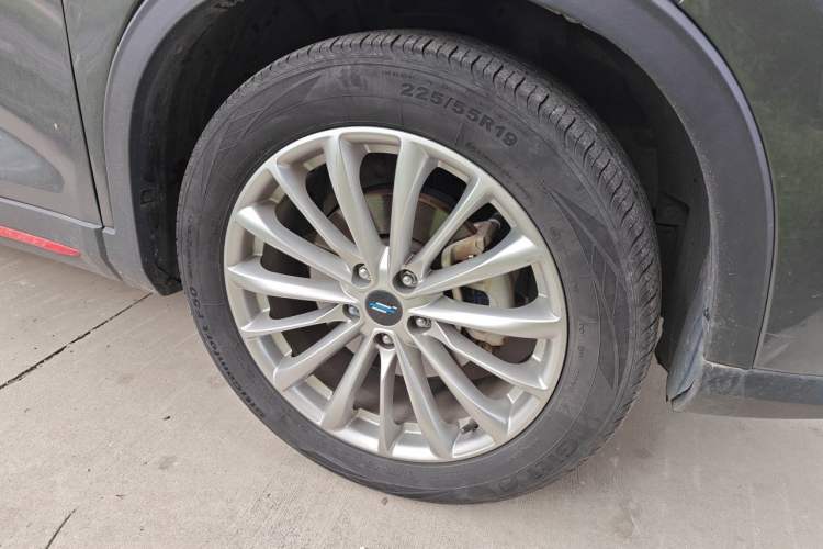 Used CHANGAN OSHAN X7 PLUS 2022 1.5T Blue Whale Edition Automatic Prestige Version Right Front Wheel Hub