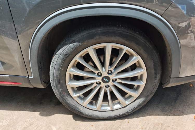 Used CHANGAN OSHAN X7 PLUS 2022 1.5T Blue Whale Edition Automatic ZhiZun Model Right Front Wheel Hub