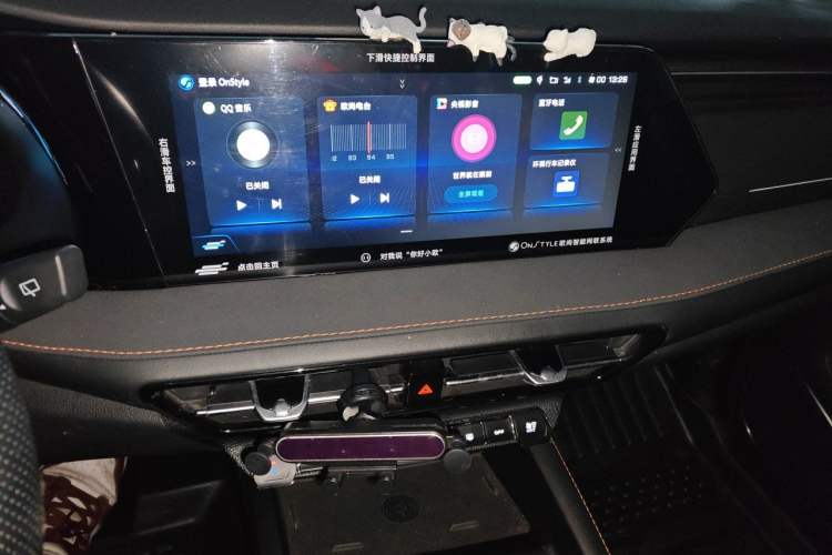 Used CHANGAN OSHAN X7 PLUS 2022 1.5T Blue Whale Edition Automatic Geeker Navigation Model Audio And AC Panel