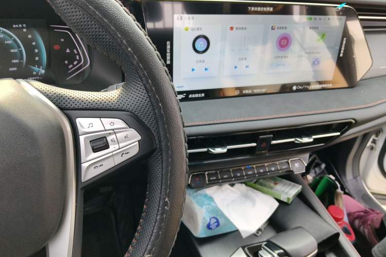Used CHANGAN OSHAN X7 PLUS 2022 1.5T Blue Whale Edition Automatic Prestige Version Audio And AC Panel