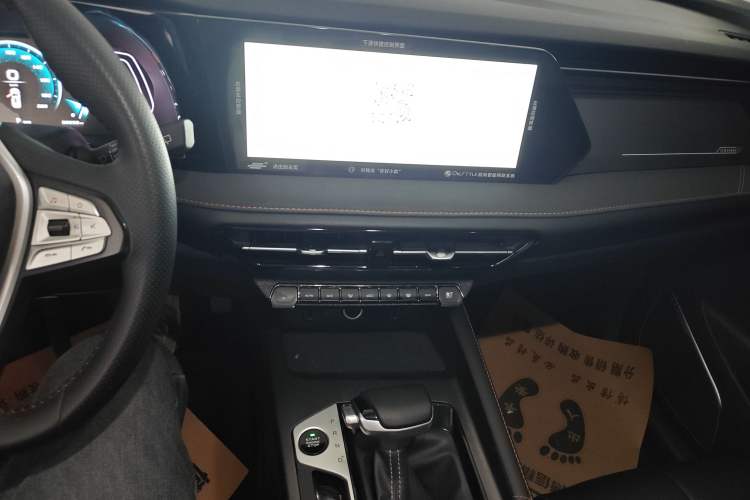 Used CHANGAN OSHAN X7 PLUS 2022 1.5T Blue Whale Edition Automatic Prestige Version Audio And AC Panel