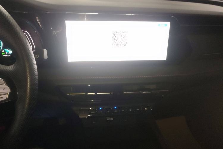 Used CHANGAN OSHAN X7 PLUS 2022 1.5T Blue Whale Edition Automatic ZhiZun Model Audio And AC Panel
