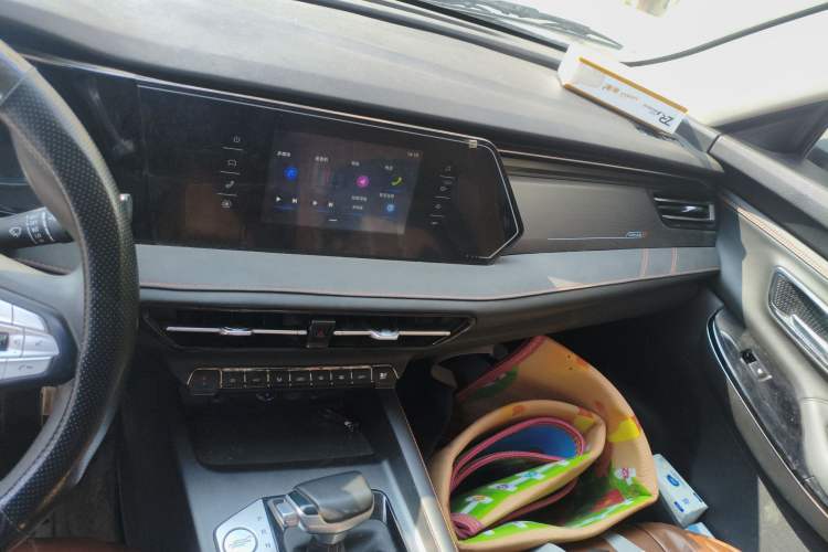 Used CHANGAN OSHAN X7 PLUS 2022 1.5T Blue Whale Edition Automatic Luxury Version Audio And AC Panel