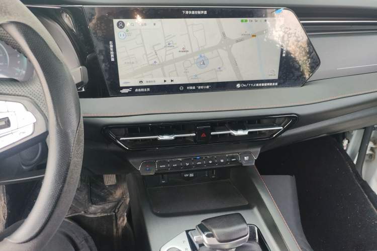 Used CHANGAN OSHAN X7 PLUS 2022 1.5T Blue Whale Edition Automatic Prestige Version Audio And AC Panel
