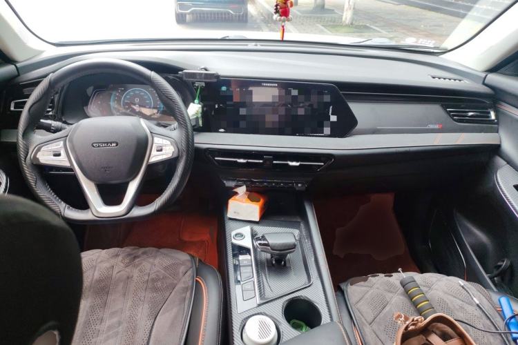 Used CHANGAN OSHAN X7 PLUS 2022 1.5T Blue Whale Edition Automatic Smart Luxury 7-Seater Center Console