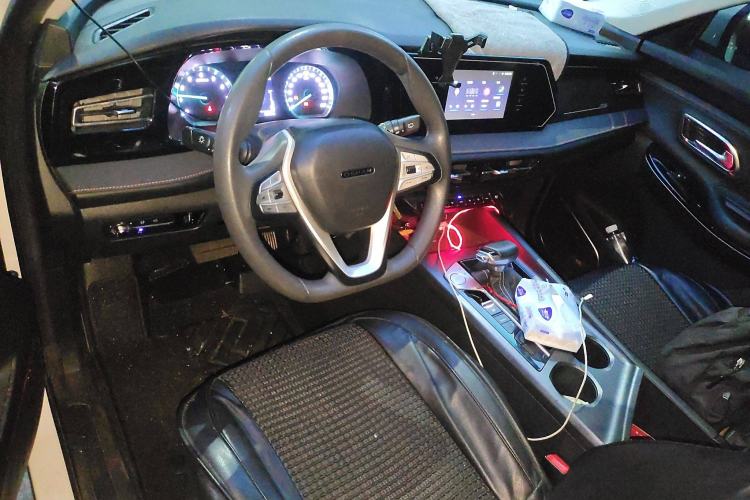 Used CHANGAN OSHAN X7 PLUS 2022 1.5T Blue Whale Edition Automatic Luxury Version Center Console