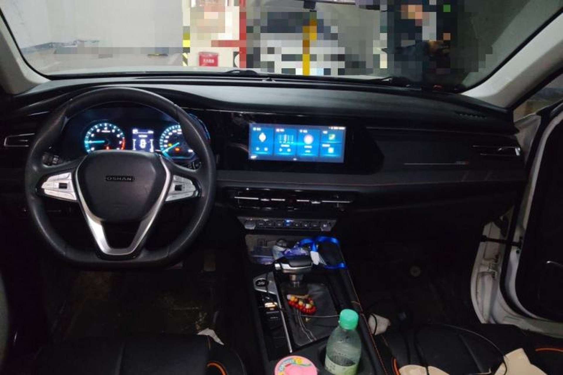 Used CHANGAN OSHAN X7 PLUS 2022 1.5T Blue Whale Edition Automatic Luxury Trim Center Console