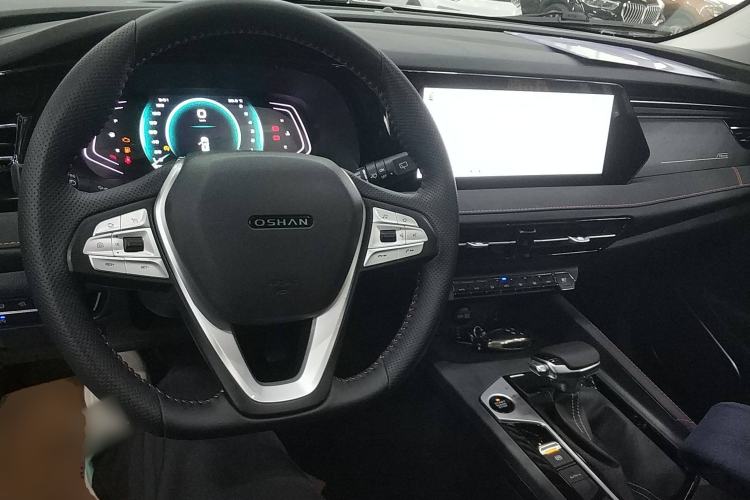 Used CHANGAN OSHAN X7 PLUS 2022 1.5T Blue Whale Edition Automatic Prestige Version Center Console