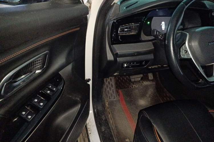 Used CHANGAN OSHAN X7 PLUS 2022 1.5T Blue Whale Edition Automatic Prestige Version Driver Seat