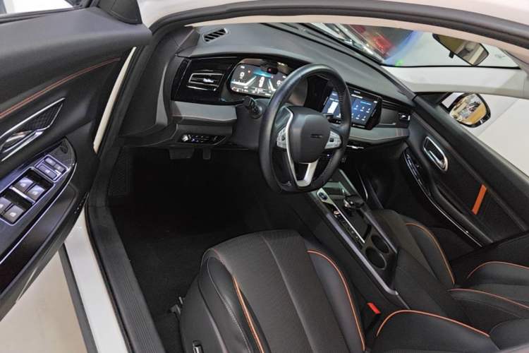 Used CHANGAN OSHAN X7 PLUS 2022 1.5T Blue Whale Edition Automatic Geeker Navigation Model Driver Seat