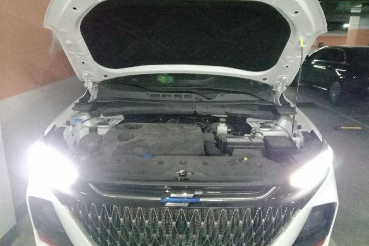 Used CHANGAN OSHAN X7 PLUS 2022 1.5T Blue Whale Edition Automatic Luxury Trim Engine Bay