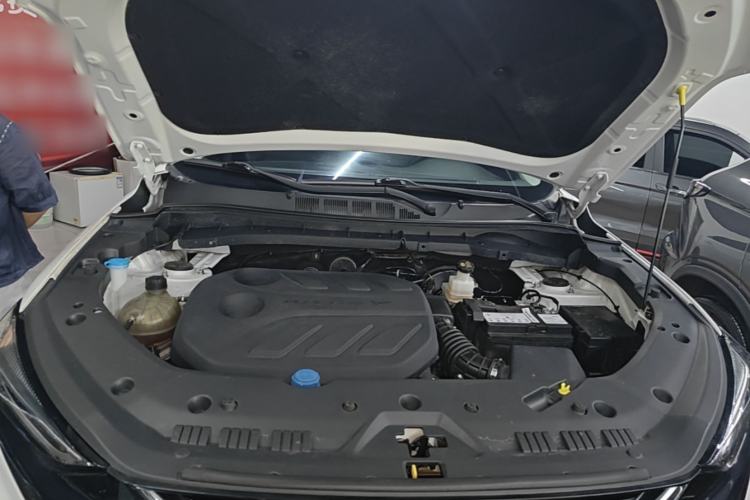 Used CHANGAN OSHAN X7 PLUS 2022 1.5T Blue Whale Edition Automatic Geeker Navigation Model Engine Bay