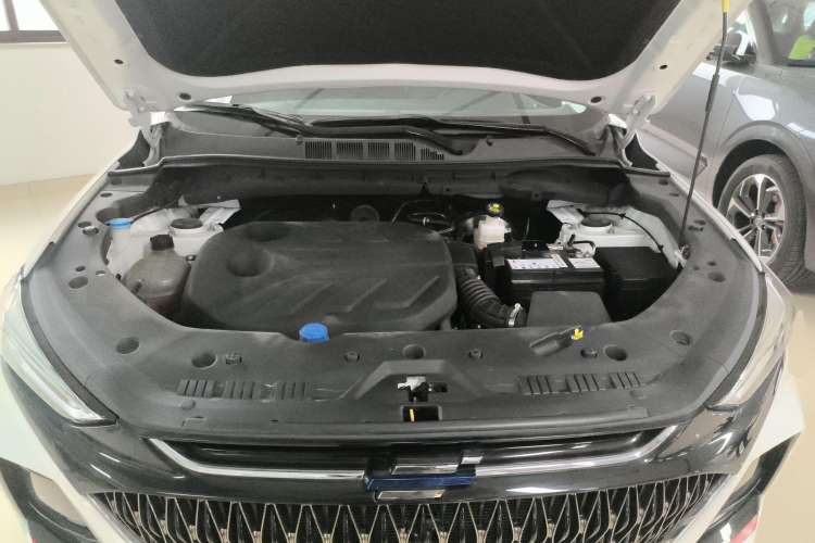 Used CHANGAN OSHAN X7 PLUS 2022 1.5T Blue Whale Edition Automatic Geeker Navigation Model Engine Bay
