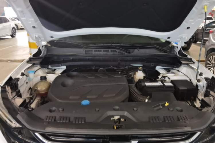 Used CHANGAN OSHAN X7 PLUS 2022 1.5T Blue Whale Edition Automatic Luxury Trim Engine Bay
