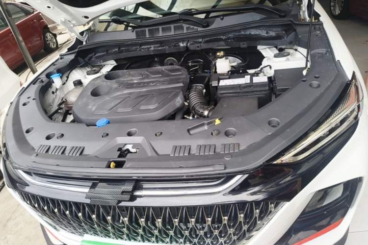 Used CHANGAN OSHAN X7 PLUS 2022 1.5T Blue Whale Edition Automatic ZhiZun Model Engine Bay